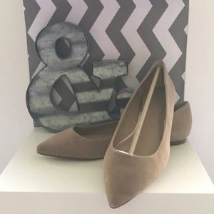 NWT Banana Republic Tan Suede Flats